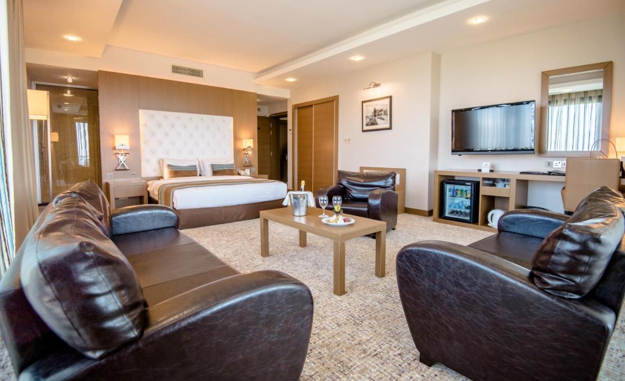 Korineum Golf & Beach Resort Agios Georgios  Eksteriør bilde